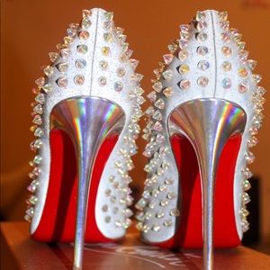 ❌❌SOLD❌❌Louboutin Follies Spiked Reflective